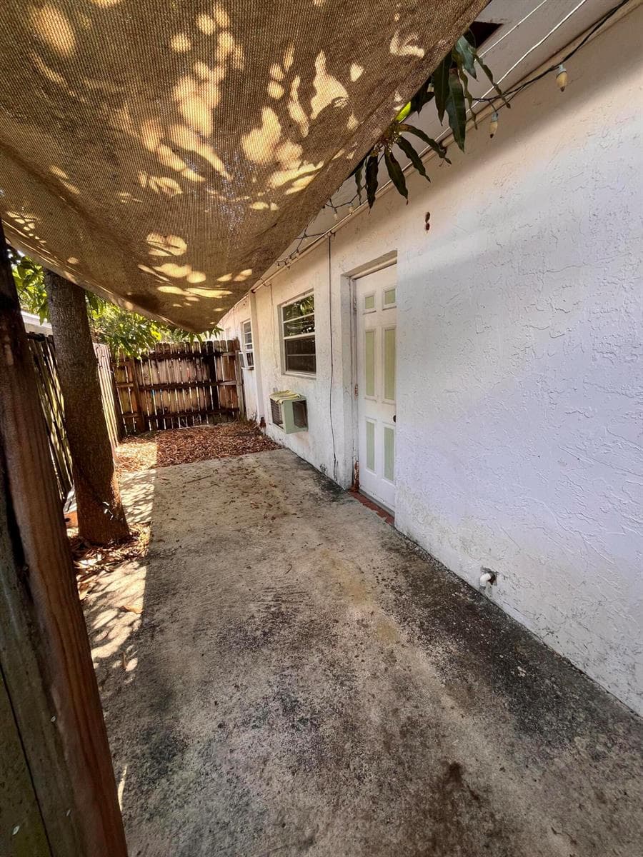 1304 NE 4th Street, Pompano Beach, FL 33060 photo 3