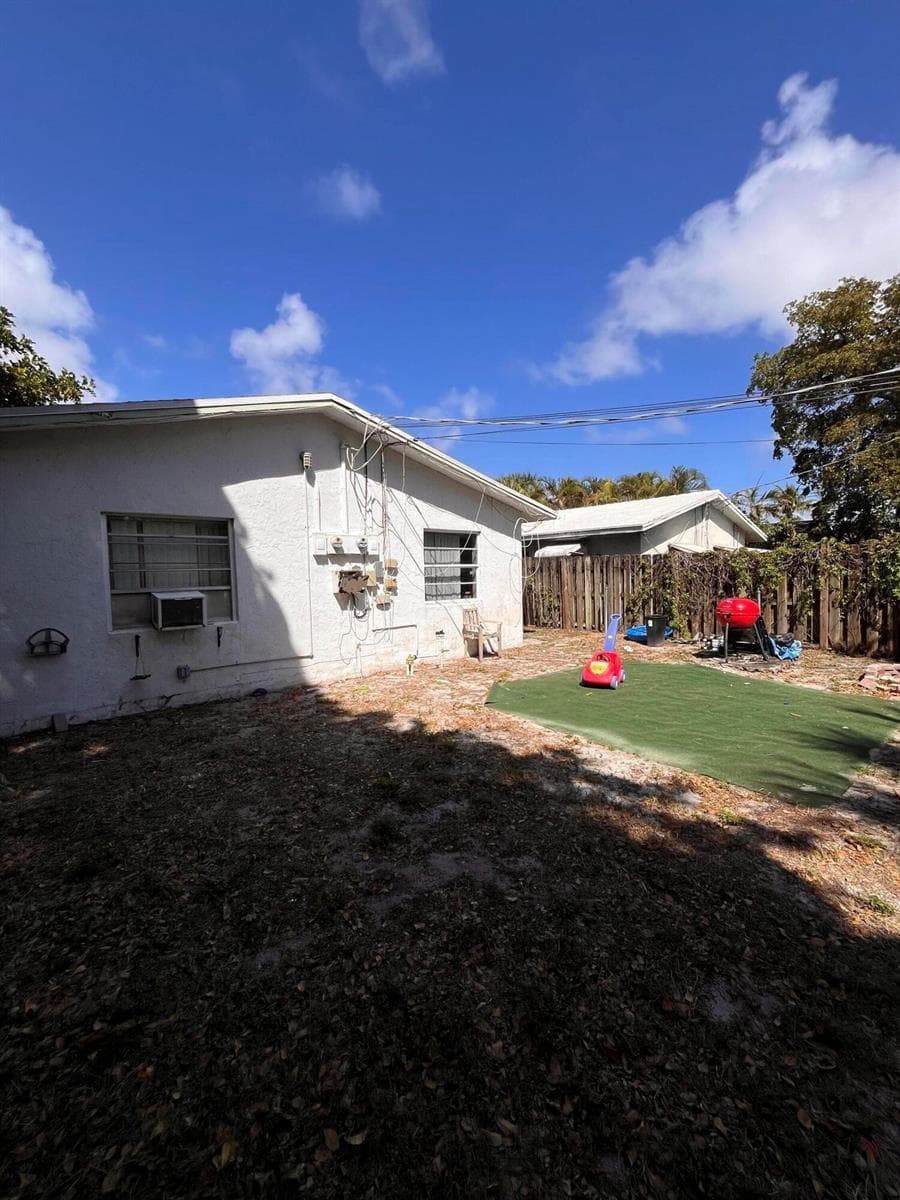 1304 NE 4th Street, Pompano Beach, FL 33060 photo 5