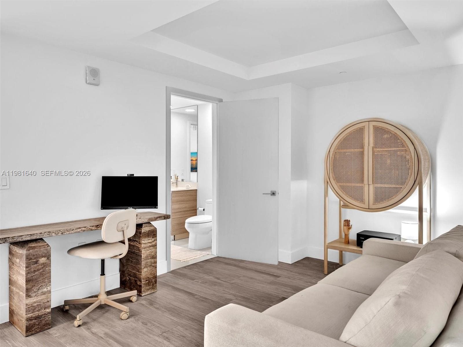 121 NE 34th St # 2102, Miami, FL 33137 photo 4