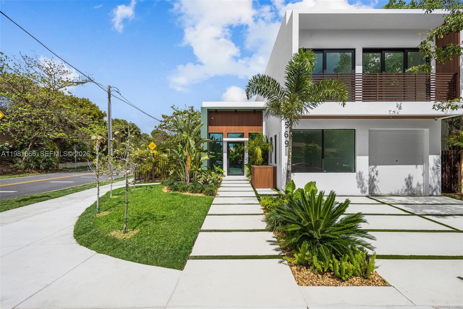 569 NW 44th St, Miami, FL 33127 photo 2