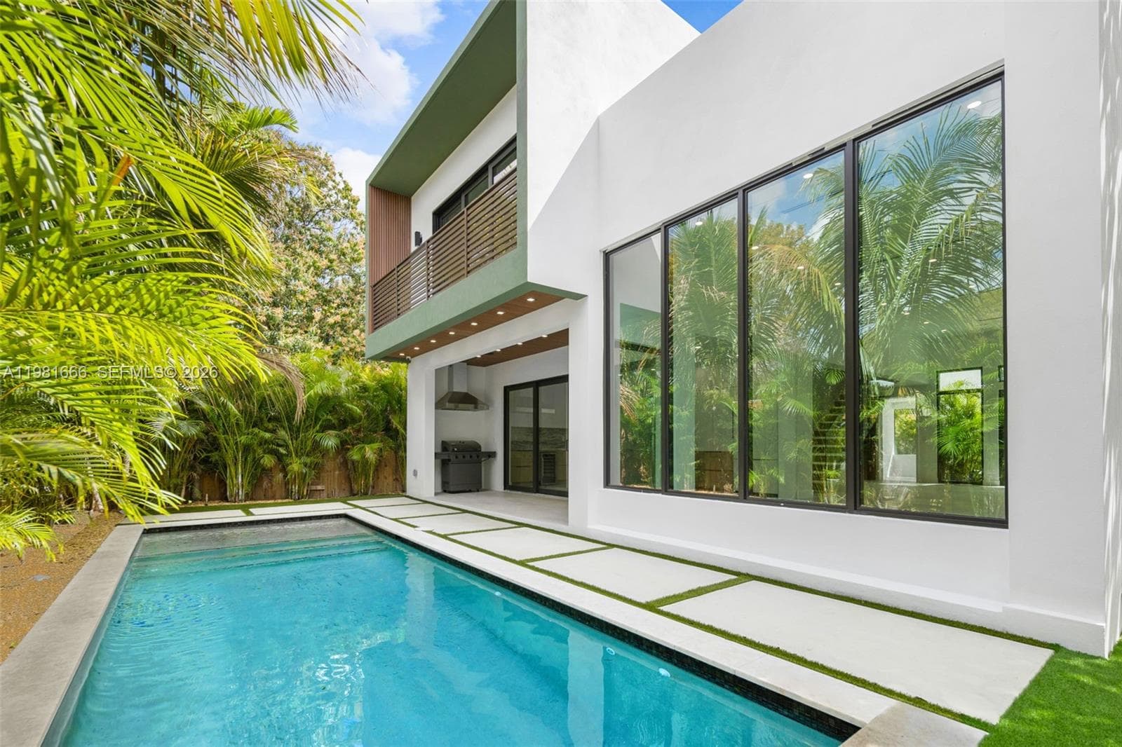 569 NW 44th St, Miami, FL 33127 photo 4