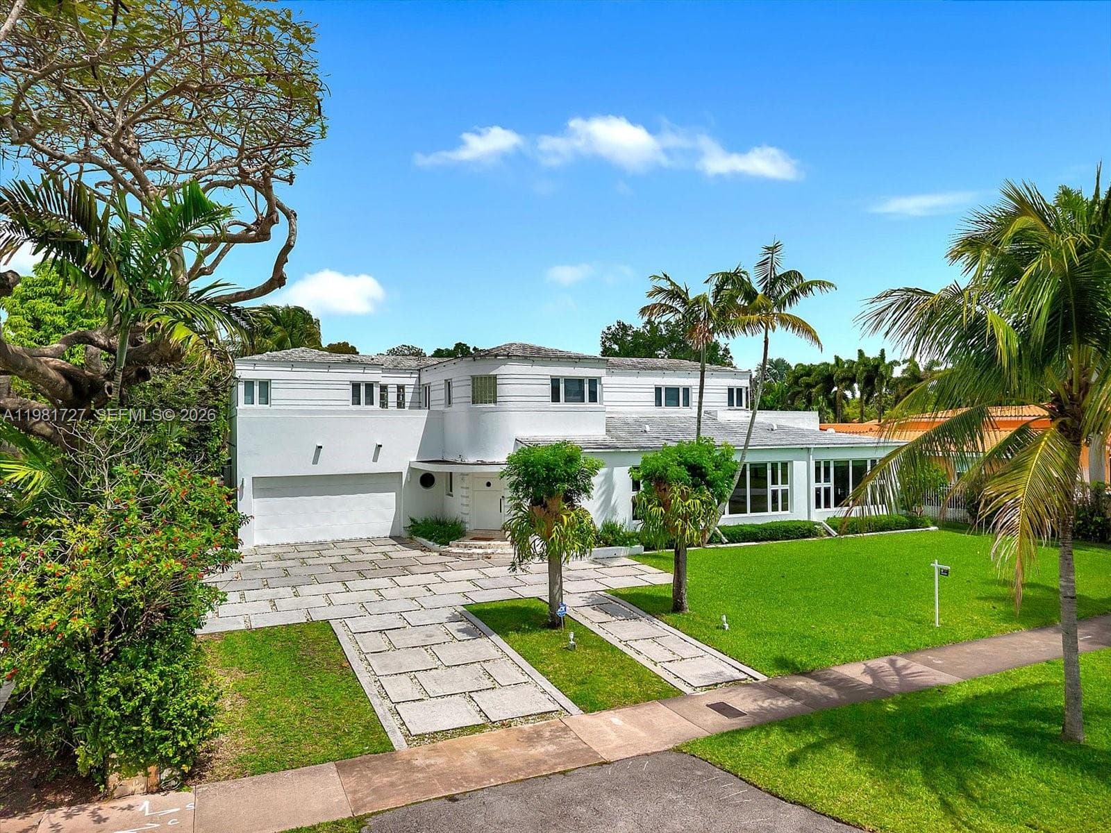1021 N Greenway Dr, Coral Gables, FL 33134 photo 2