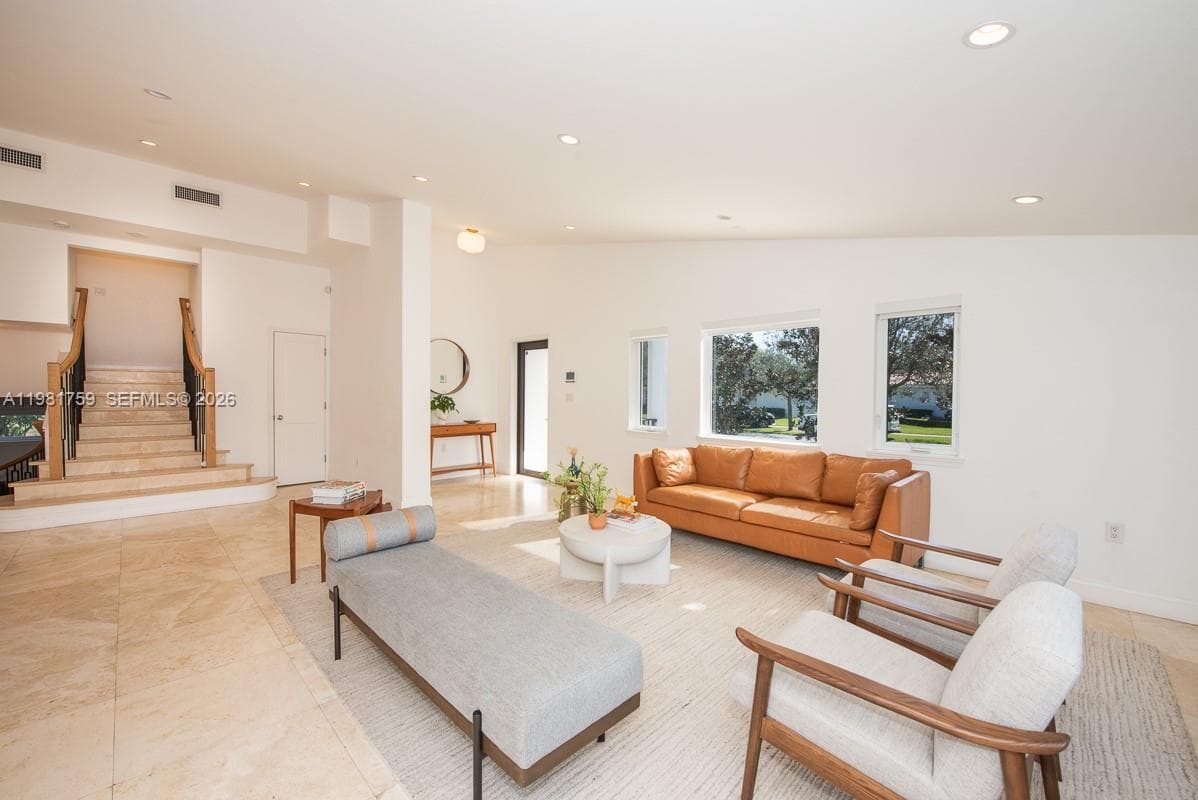 717 Benevento Ave, Coral Gables, FL 33146 photo 3
