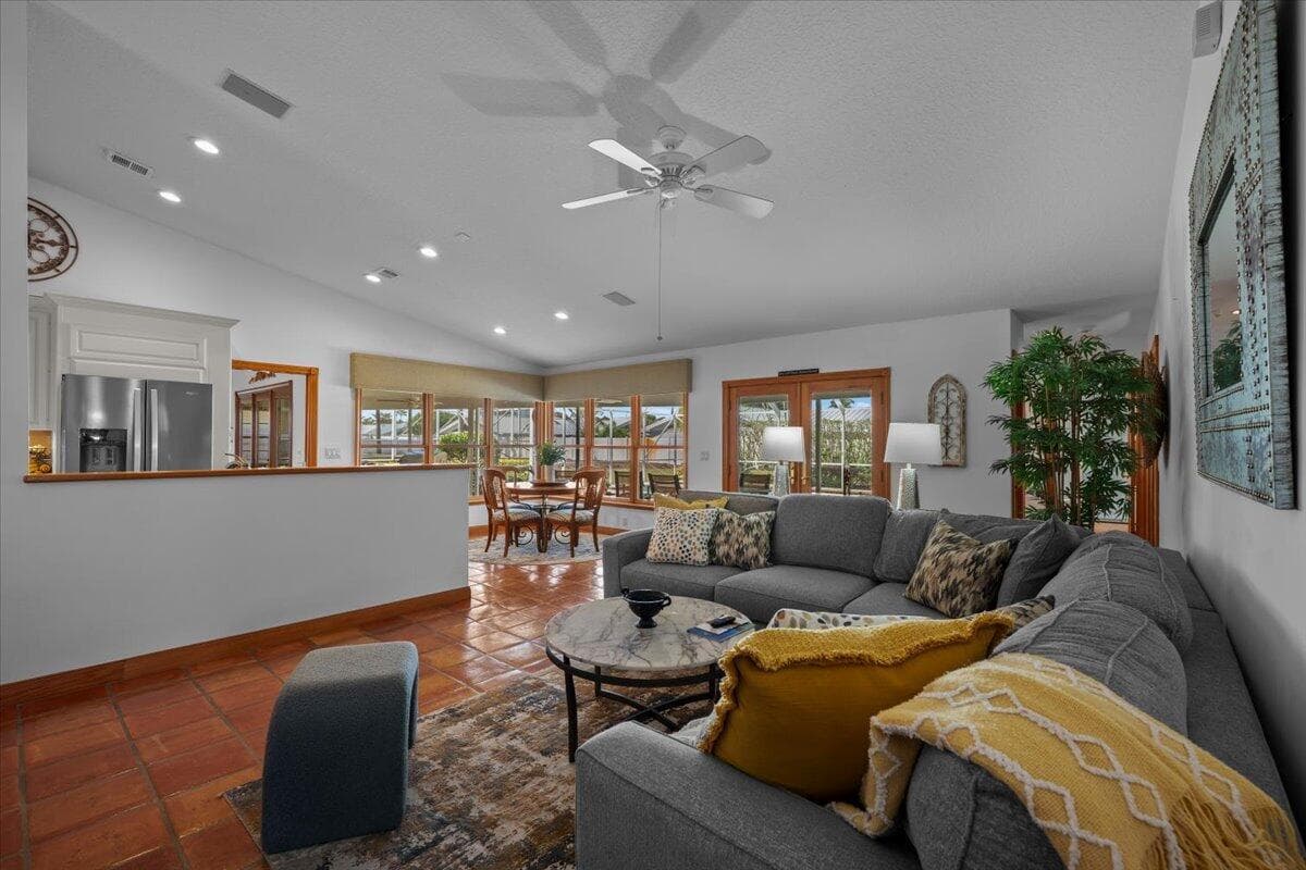 103 Olympus Circle, Jupiter, FL 33477 photo 5