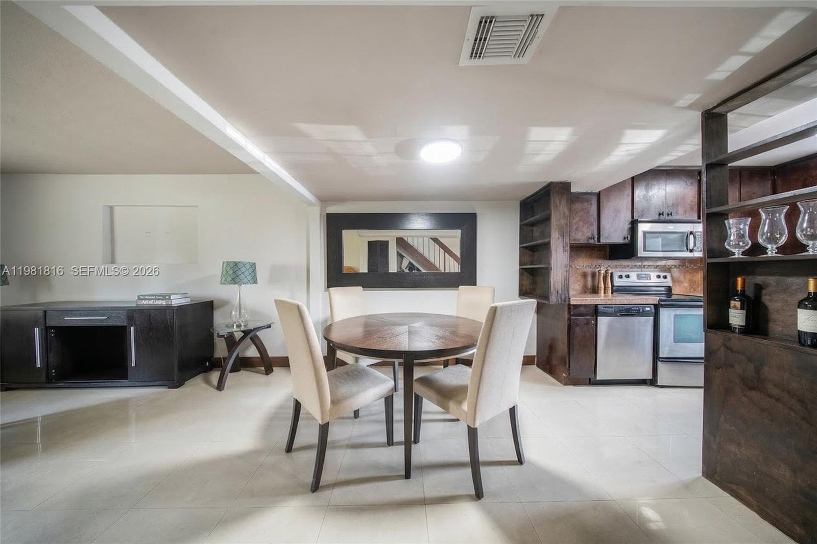 10710 NW 7th St # 11B, Miami, FL 33172 photo 3