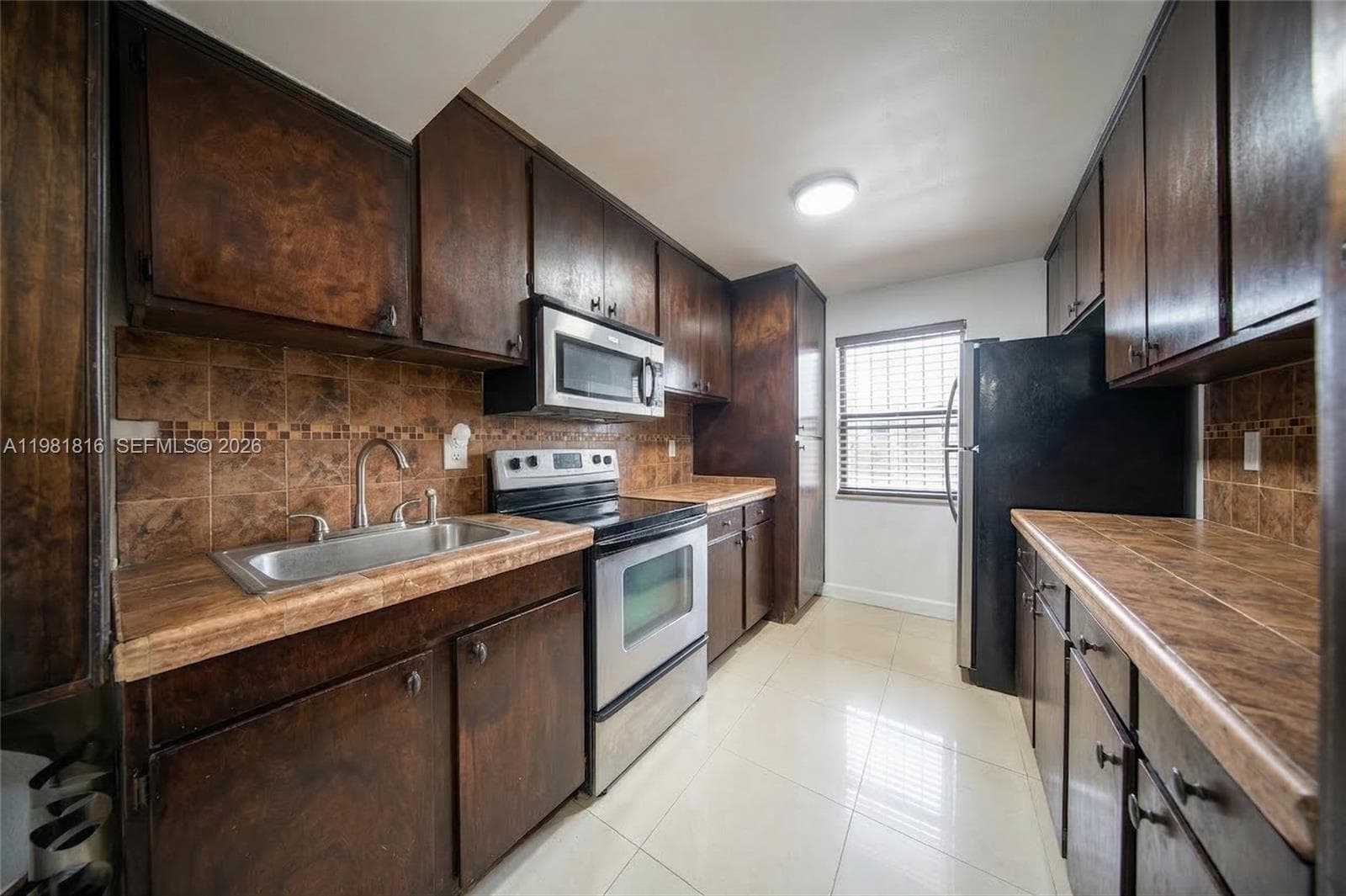 10710 NW 7th St # 11B, Miami, FL 33172 photo 5