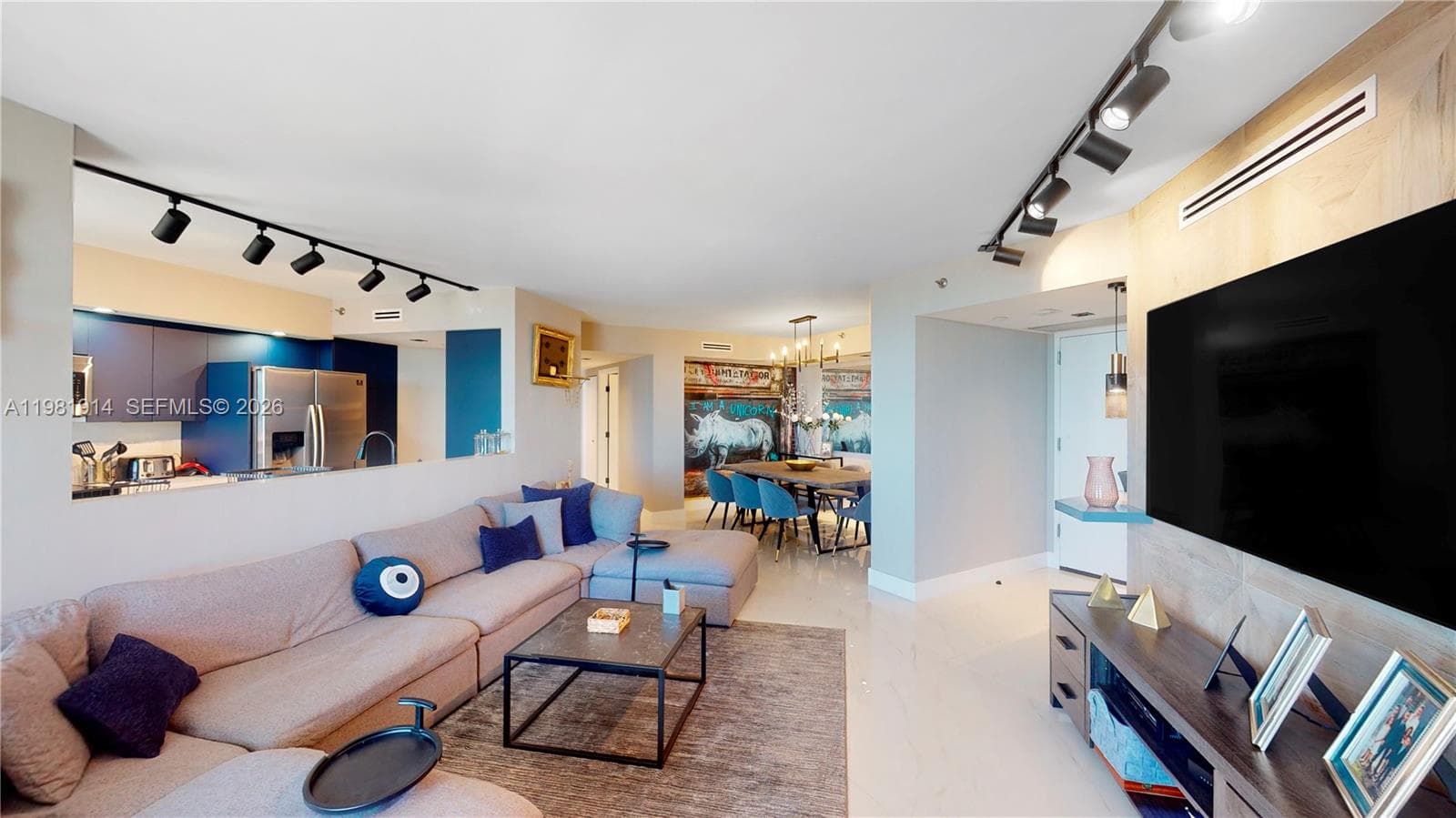 1000 W Island Blvd # 2903, Aventura, FL 33160 photo 2