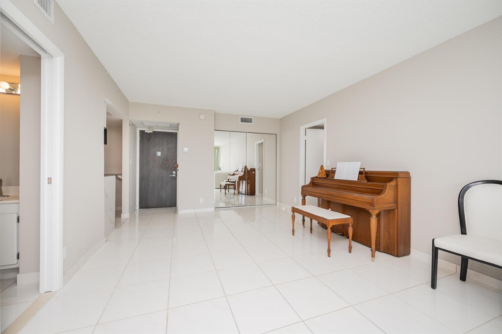20335 W Country Club Drive # 1704, Aventura, FL 33180 photo 5