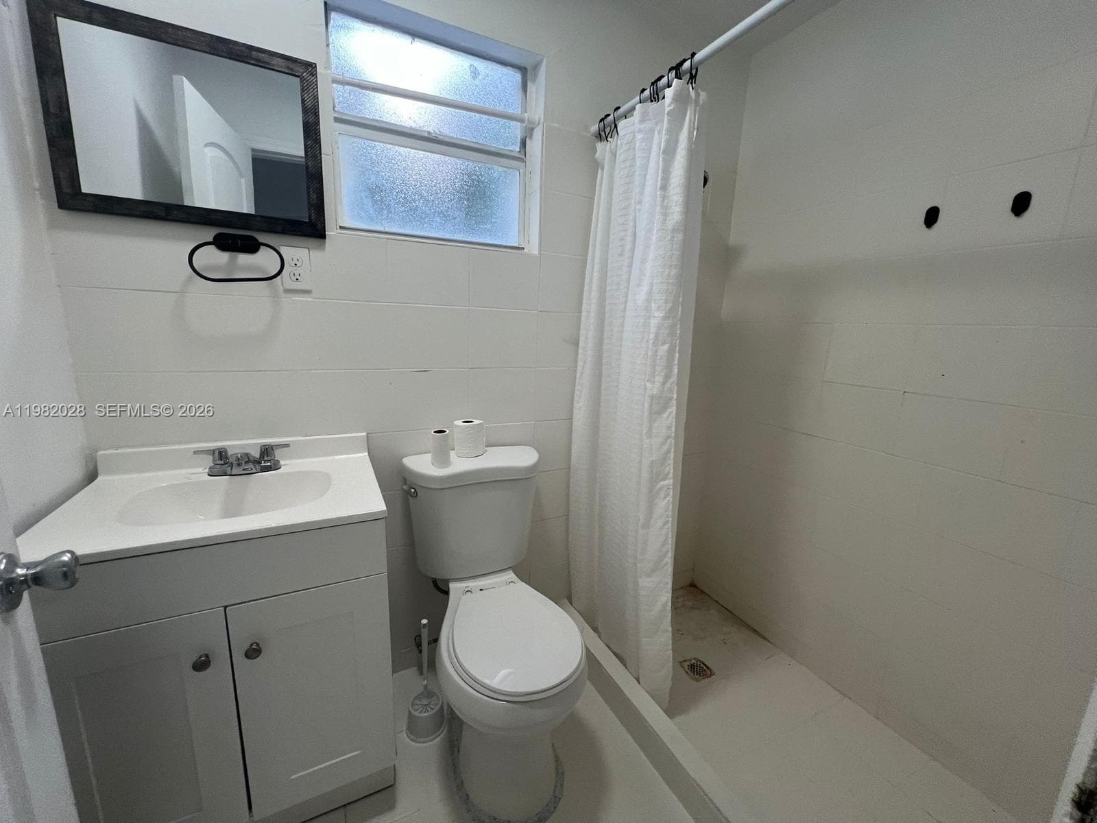 1053 NE 149th St, Miami, FL 33161 photo 4