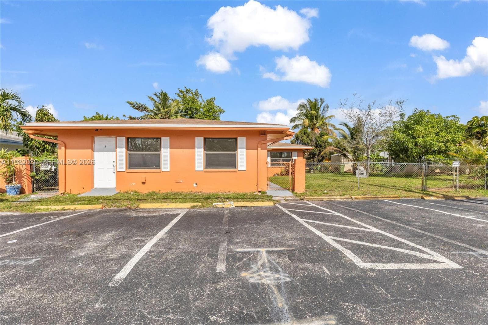 1451 NW 19th St, Fort Lauderdale, FL 33311 photo 2