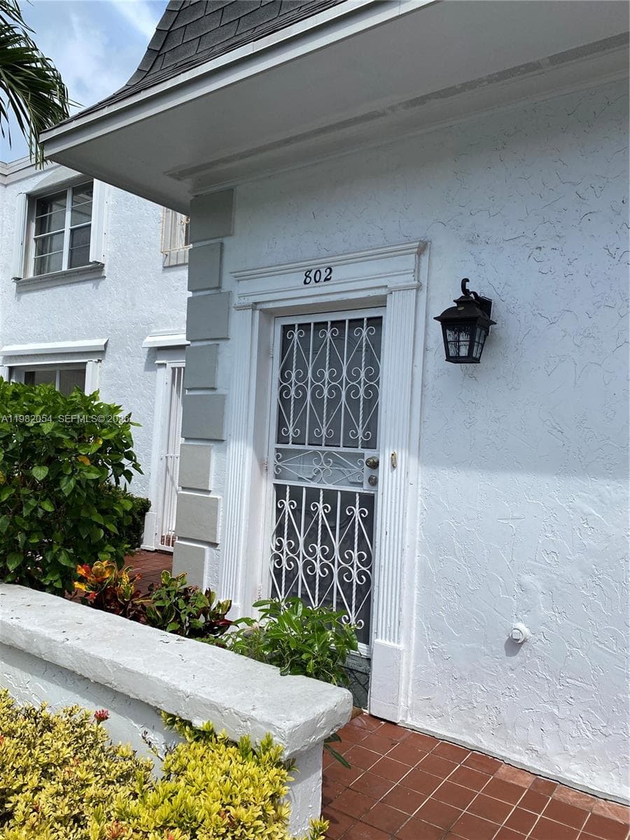 802 NE 26th Ave # 802, Hallandale Beach, FL 33009