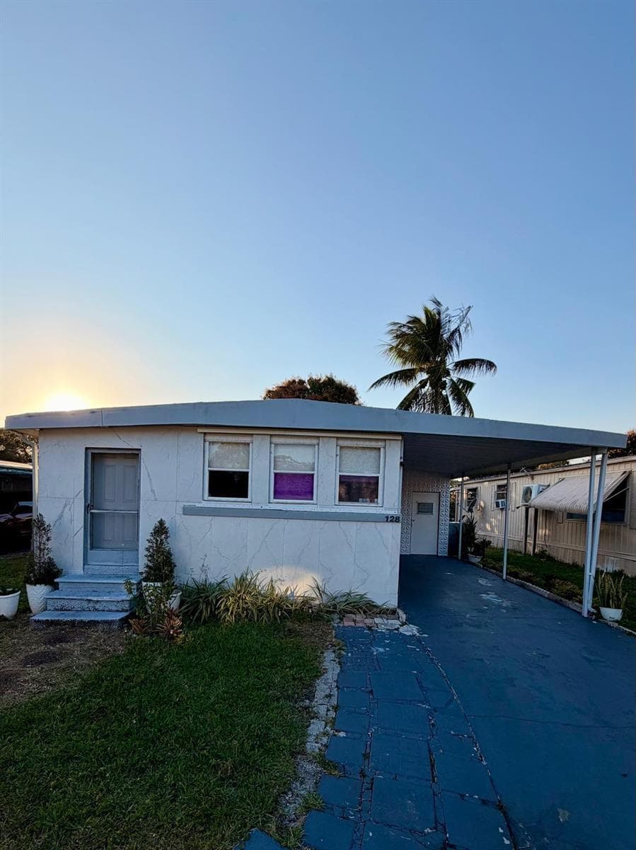 128 Havenwood Drive, Pompano Beach, FL 33064 photo 2