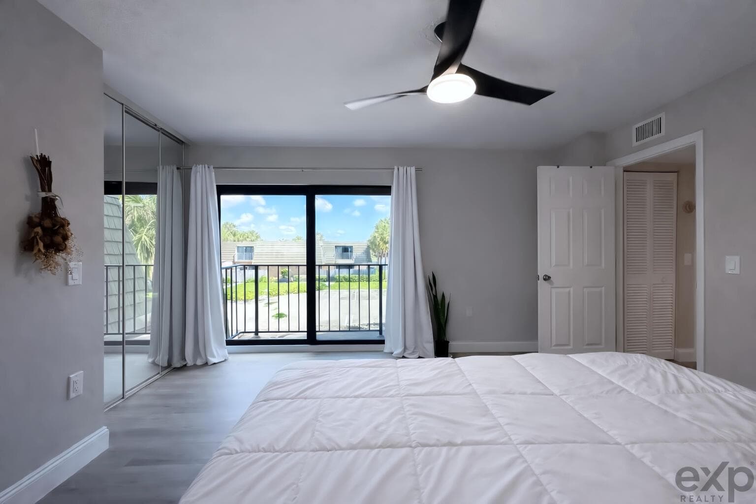1008 10th Way, West Palm Beach, FL 33407 photo 4