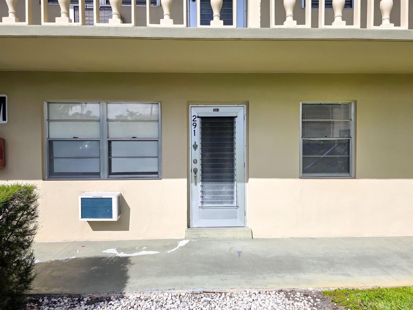291 Norwich M, West Palm Beach, FL 33417 photo 2