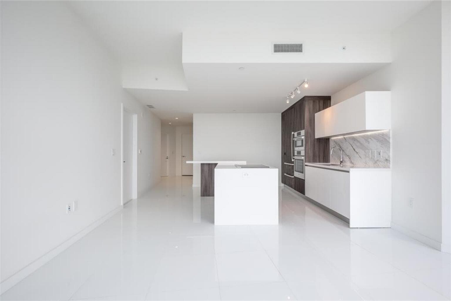 851 NE 1st Avenue # 1510, Miami, FL 33130 photo 3