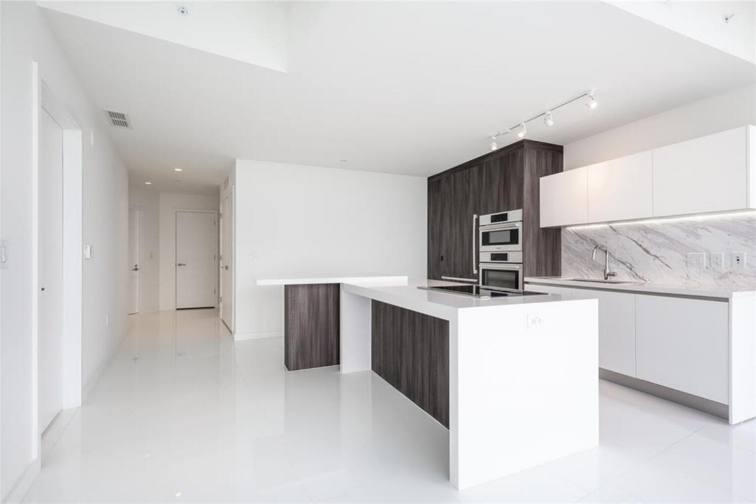 851 NE 1st Avenue # 1510, Miami, FL 33130 photo 4