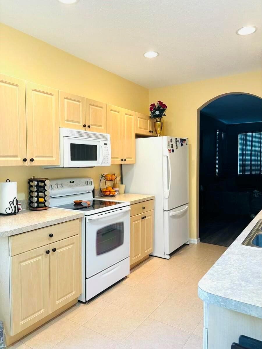 2104 SE Eatonville Drive, Port St. Lucie, FL 34952 photo 3
