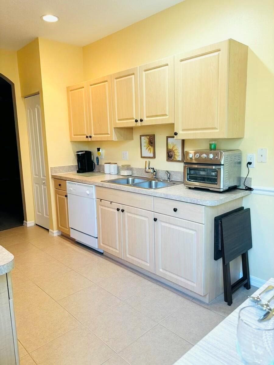 2104 SE Eatonville Drive, Port St. Lucie, FL 34952 photo 4