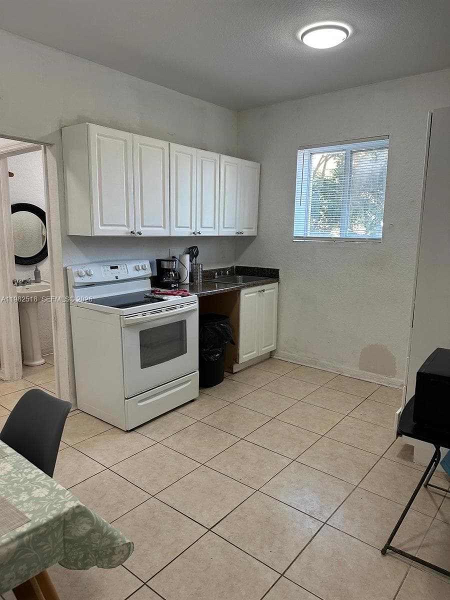 1021 NW 3rd St # 201, Miami, FL 33128 photo 3