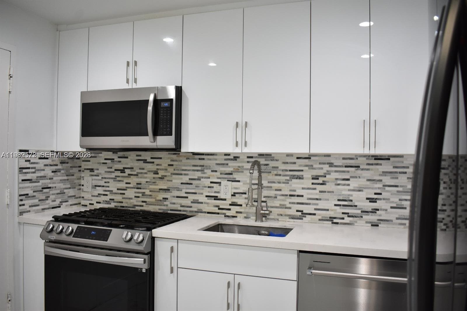 8024 Tatum Waterway Dr # 5A, Miami Beach, FL 33141 photo 2