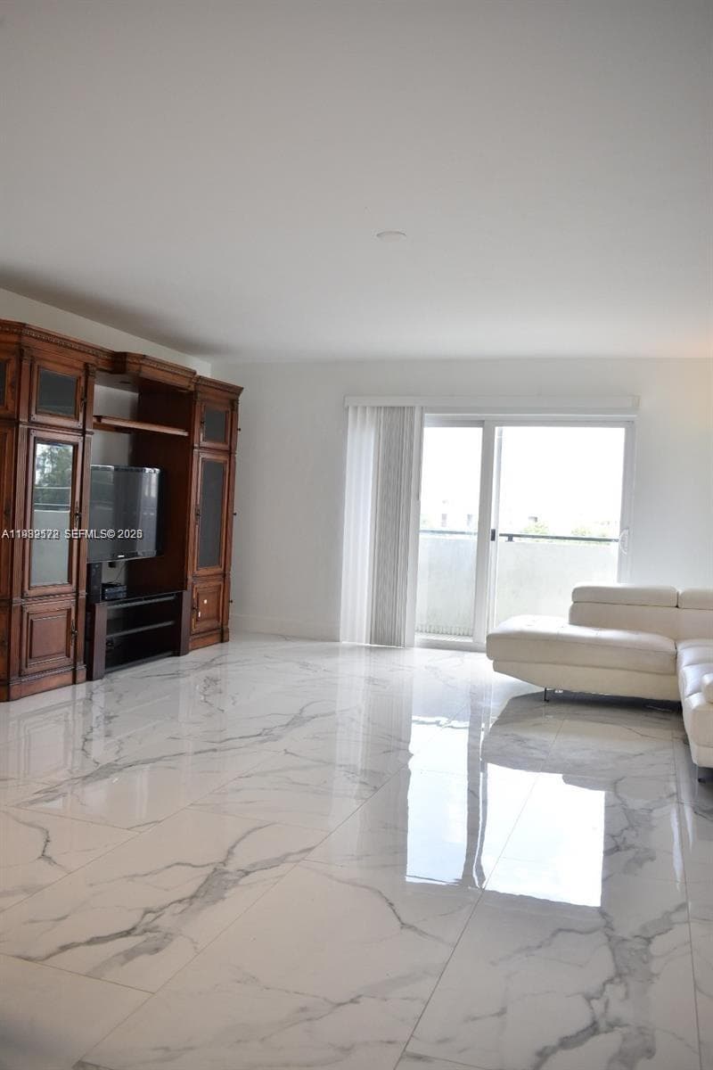 8024 Tatum Waterway Dr # 5A, Miami Beach, FL 33141 photo 5