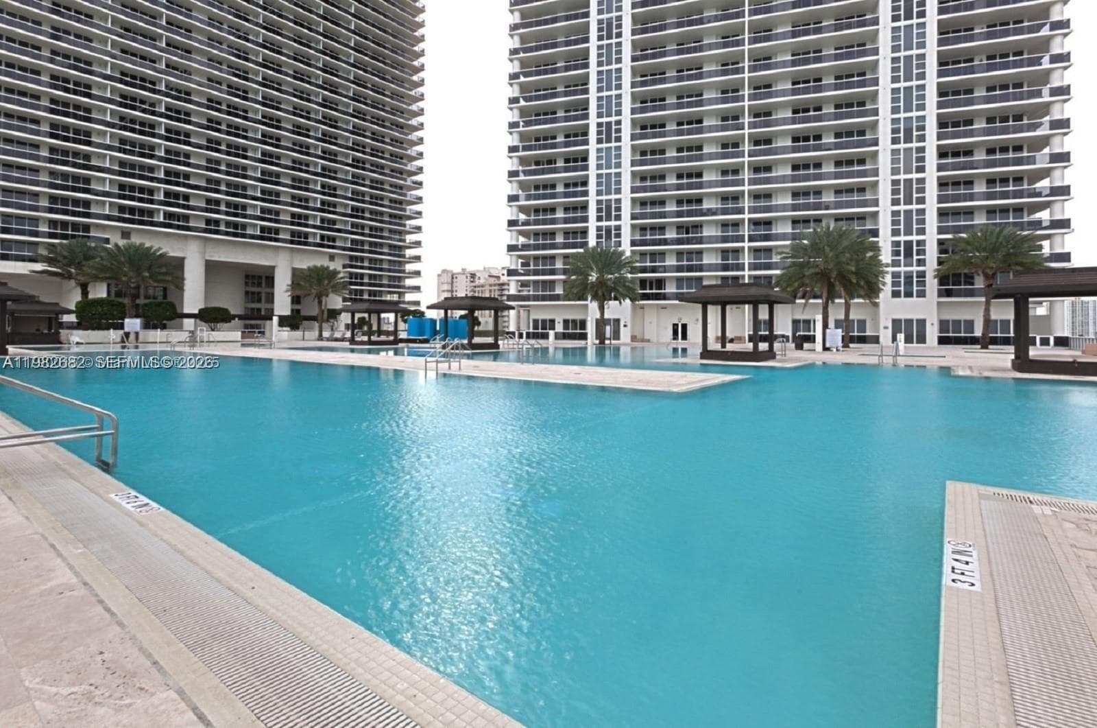 1830 S Ocean Dr # 4608, Hallandale Beach, FL 33009 photo 2