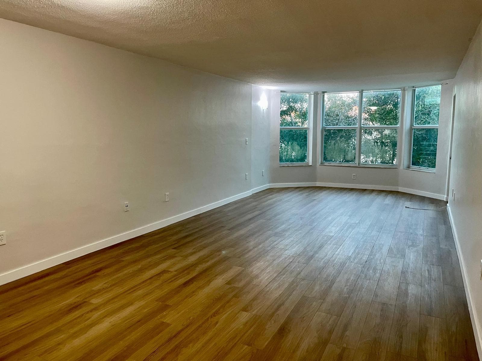 1401 NE 191st Street, Miami, FL 33179 photo 2