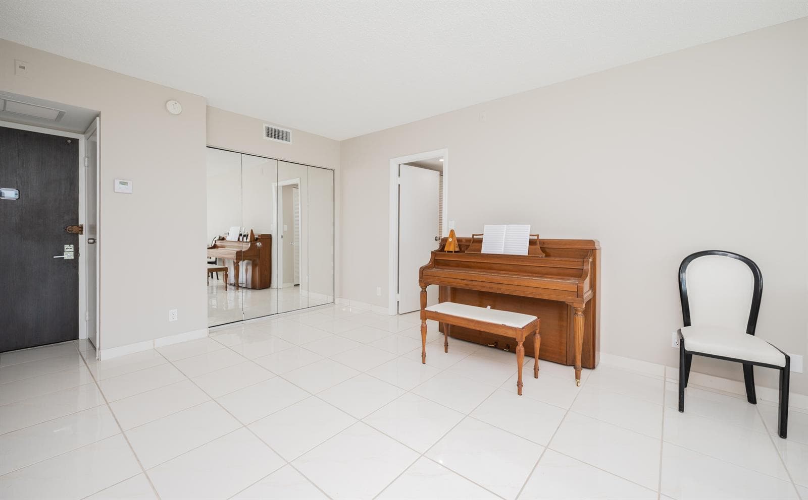 20335 W Country Club Drive # 1704, Aventura, FL 33180 photo 2