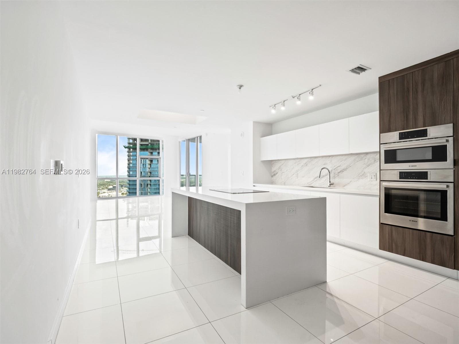 851 NE 1st Ave # 4801, Miami, FL 33132 photo 2