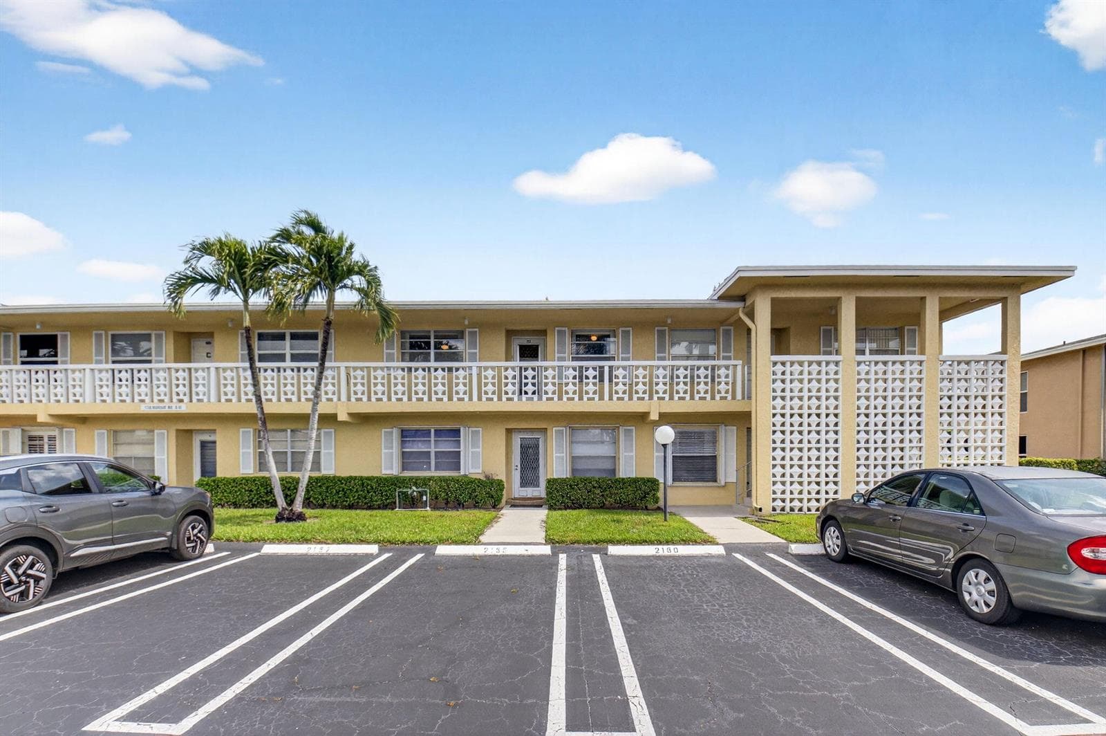 1150 Mahogany Way # 203, Delray Beach, FL 33445 photo 2