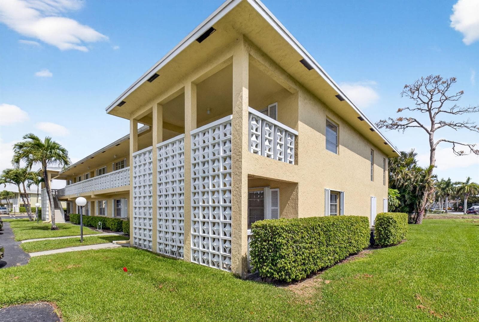 1150 Mahogany Way # 203, Delray Beach, FL 33445 photo 3