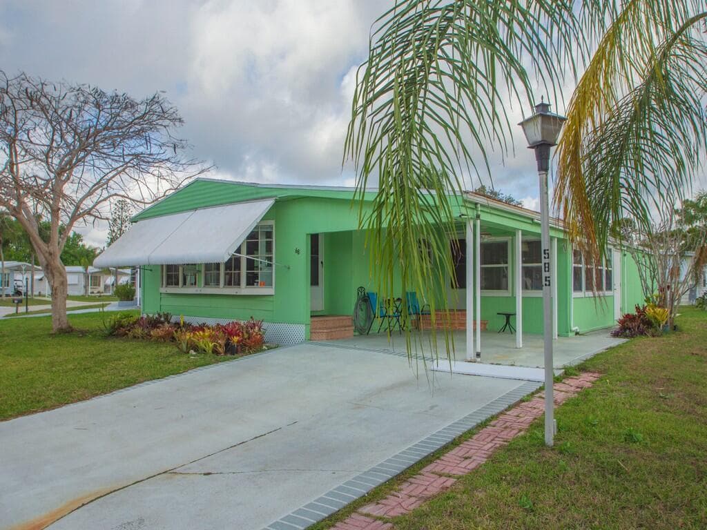 68 W Caribbean, Port St. Lucie, FL 34952 photo 2