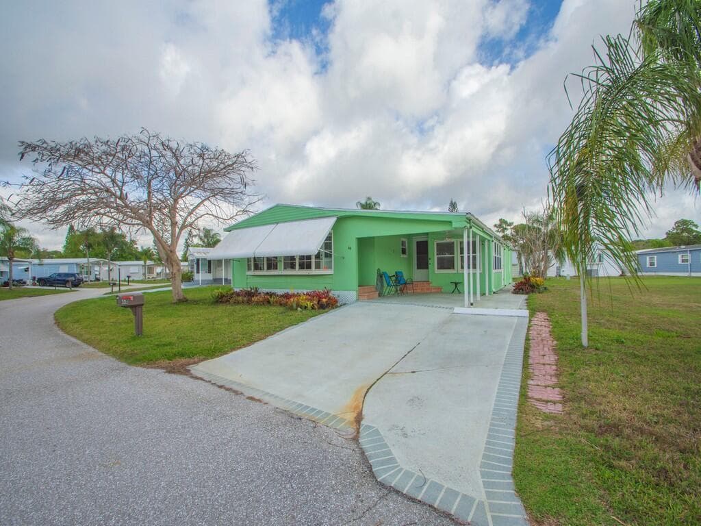 68 W Caribbean, Port St. Lucie, FL 34952 photo 3