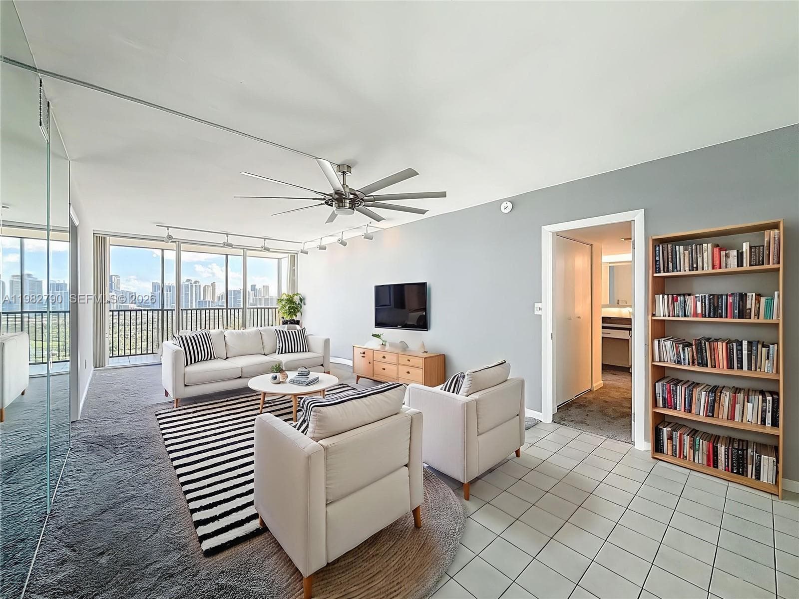 20301 W Country Club Dr # 2428, Aventura, FL 33180 photo 2