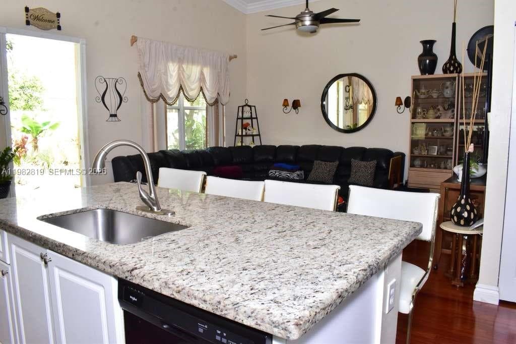 16319 SW 11th St, Pembroke Pines, FL 33027 photo 5
