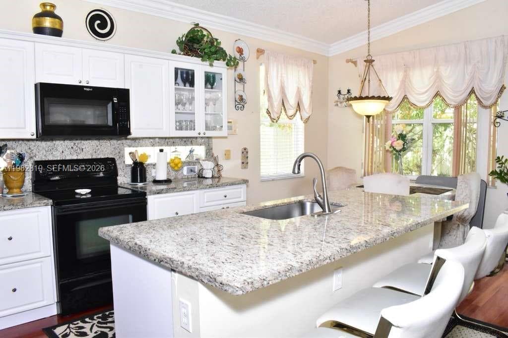 16319 SW 11th St, Pembroke Pines, FL 33027 photo 4