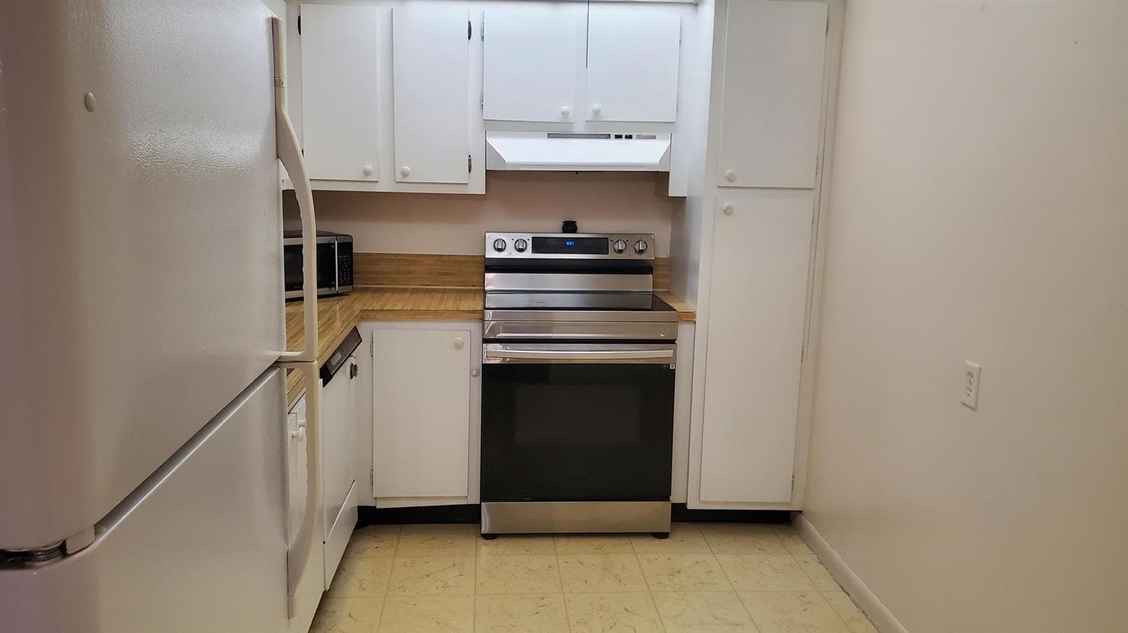 1400 Saint Charles Place # 608, Pembroke Pines, FL 33026 photo 4