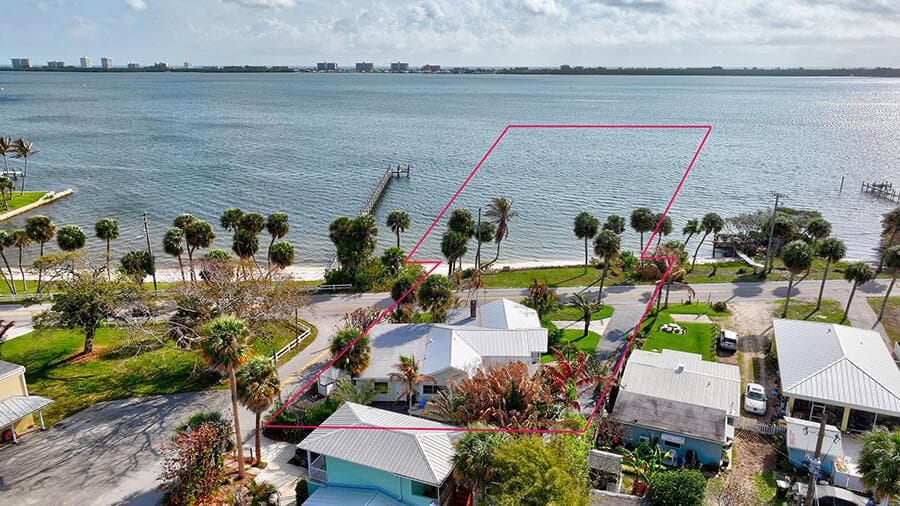 4490 NE Indian River Drive, Jensen Beach, FL 34957 photo 3