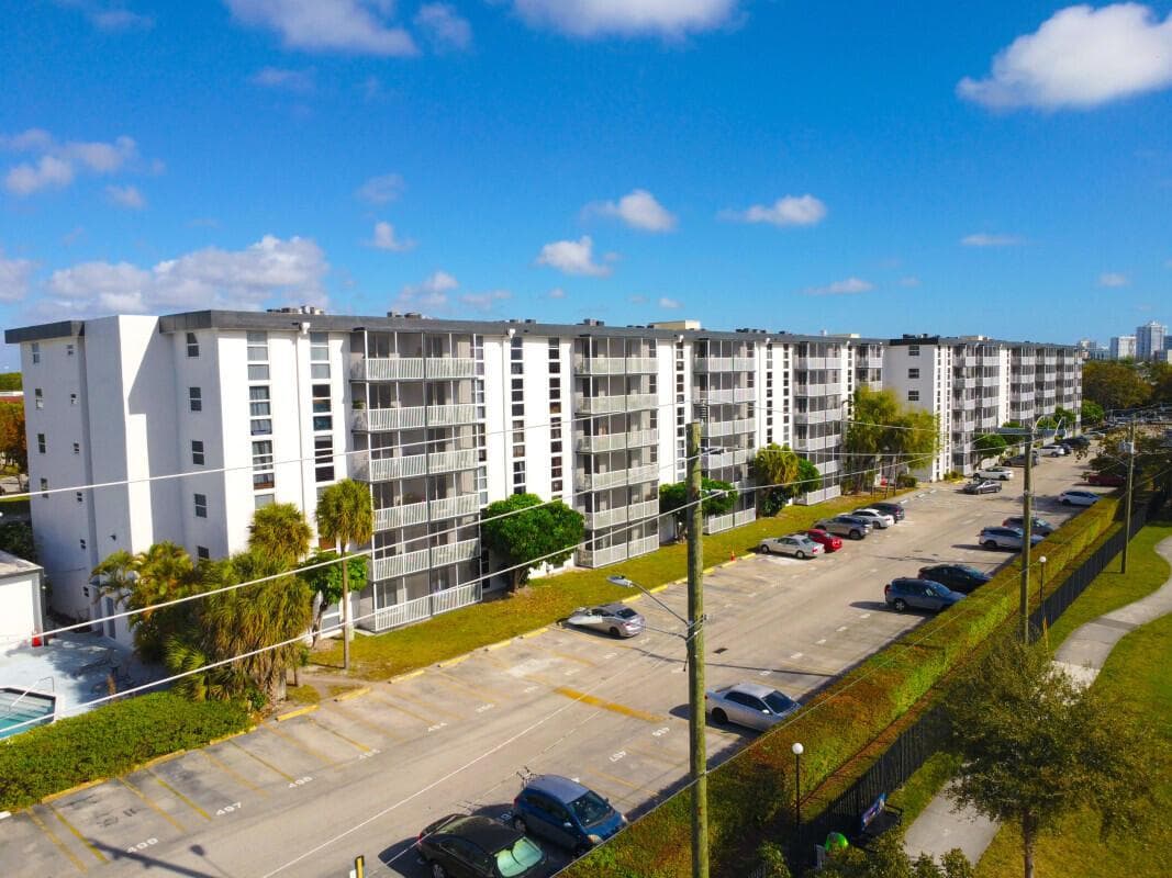16851 NE 23rd Avenue # A408, North Miami Beach, FL 33160 photo 2