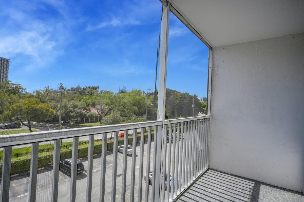 16851 NE 23rd Avenue # A408, North Miami Beach, FL 33160 photo 5