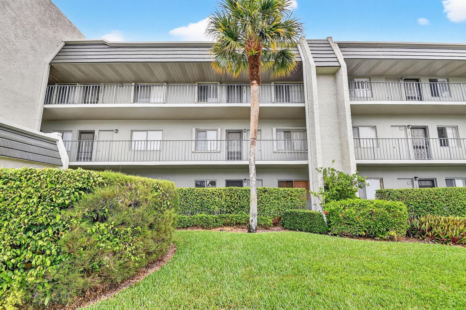 4080 Tivoli Court E # 206, Lake Worth, FL 33467 photo 2