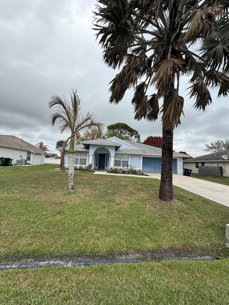 249 NE Glentry Avenue, Port St. Lucie, FL 34983 photo 2