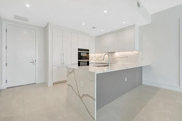 220 Lake Shore Drive # 2105, Lake Park, FL 33403 photo 4