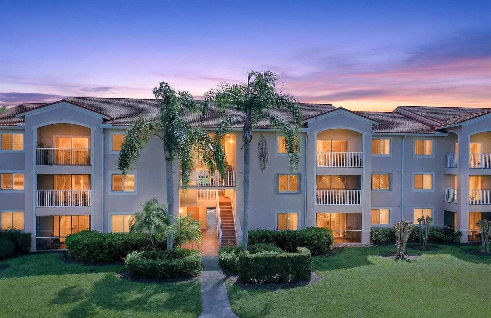1640 N 42nd Circle # Unit 305, Vero Beach, FL 32967 photo 2