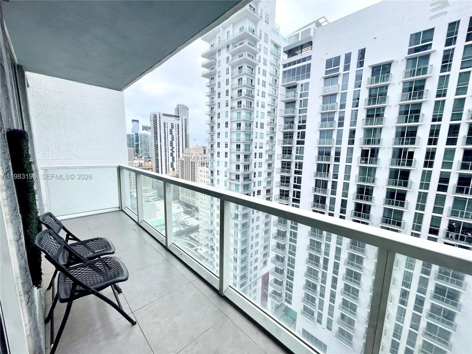 253 NE 2nd St # 2506, Miami, FL 33132 photo 3