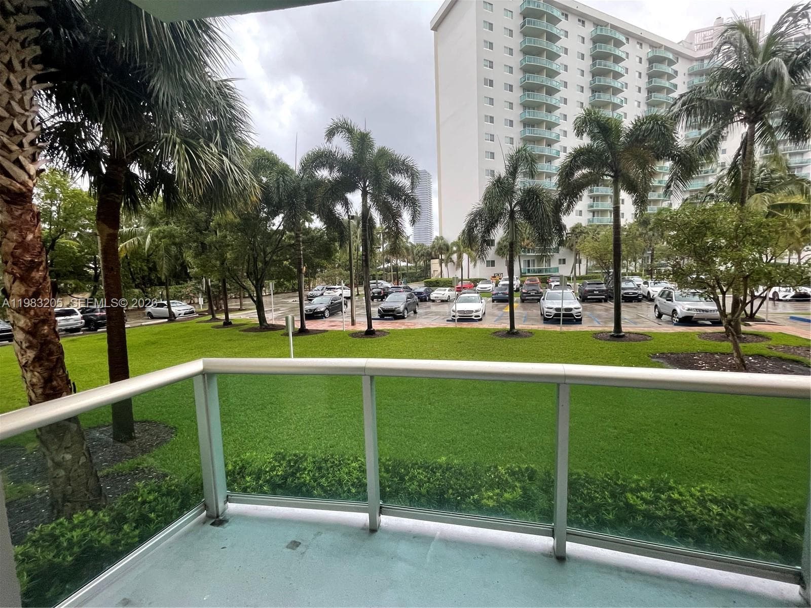 19390 Collins Ave # 122, Sunny Isles Beach, FL 33160 photo 2