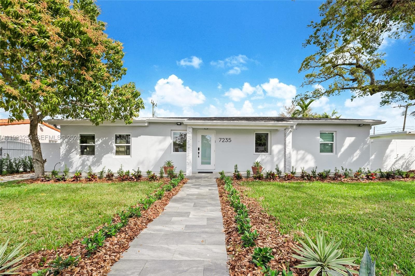 7235 SW 39th St, Miami, FL 33155 photo 2