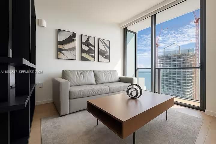 398 NE 5th St # 3516, Miami, FL 33132 photo 5