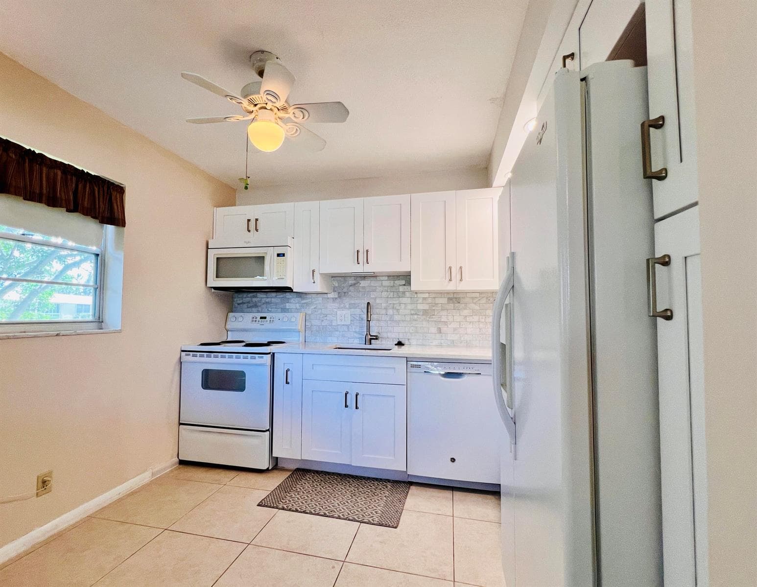 314 Wellington D, West Palm Beach, FL 33417 photo 4