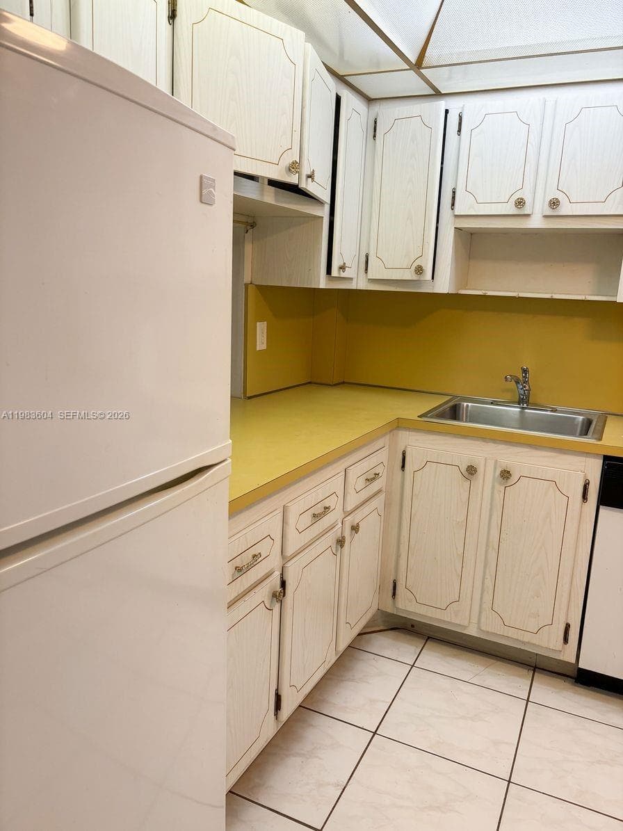 410 SE 2nd St # 102, Hallandale Beach, FL 33009 photo 5